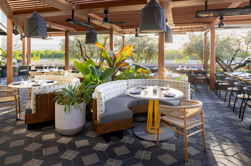Press kit | 5857-03 - Press release | Saizon - Studio UNLTD - Commercial Interior Design - Custom Banquettes and Tables at Patio Dining - Photo credit: Zack Benson Photography