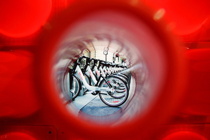 Dossier de presse | 753-09 - Communiqué de presse | Bilan positif pour la mission du design québécois à Taipei - Mission Design - Évènement + Exposition - Un exemple de projet phare en design industriel présenté dans les cônes : le Bixi de Michel Dallaire - Crédit photo : Louis Gagnon, Paprika