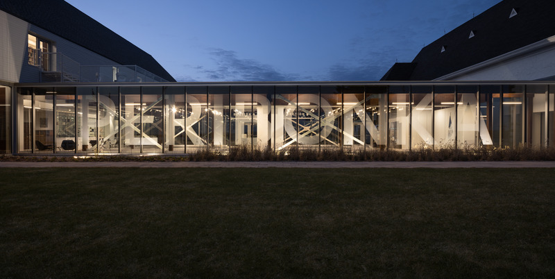 Dossier de presse | 7070-01 - Communiqué de presse | Espace Péribonka : un lieu culturel rayonnant au bord du Lac-Saint-Jean - Maîtres d’Œuvre Architectes (MDO) - Architecture institutionnelle - Crédit photo : Stéphane Groleau