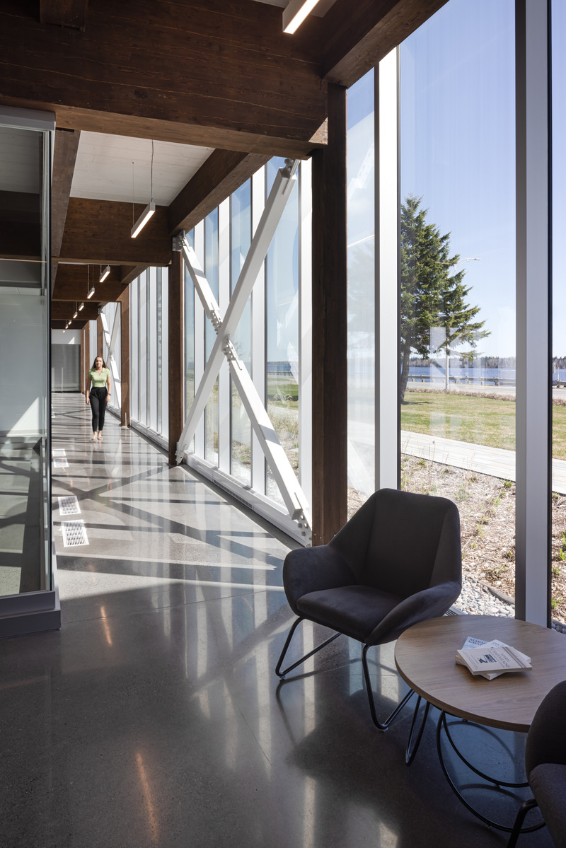 Dossier de presse | 7070-01 - Communiqué de presse | Espace Péribonka : un lieu culturel rayonnant au bord du Lac-Saint-Jean - Maîtres d’Œuvre Architectes (MDO) - Architecture institutionnelle - Crédit photo : Stéphane Groleau