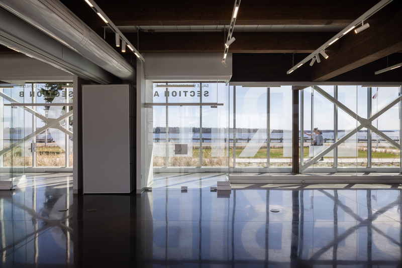 Dossier de presse | 7070-01 - Communiqué de presse | Espace Péribonka : un lieu culturel rayonnant au bord du Lac-Saint-Jean - Maîtres d’Œuvre Architectes (MDO) - Architecture institutionnelle - Crédit photo : Stéphane Groleau