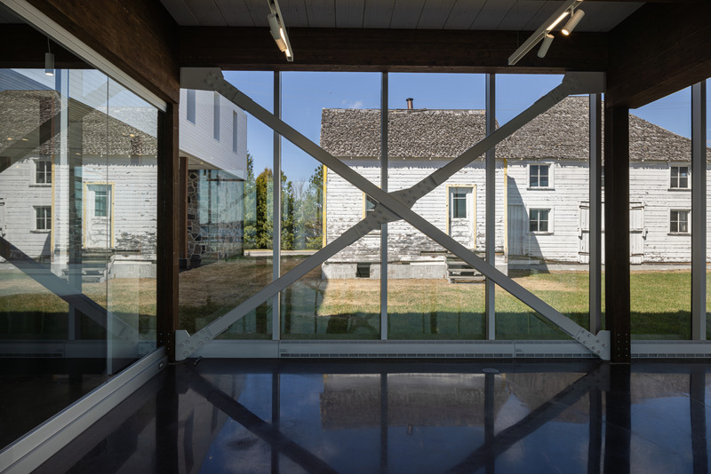 Dossier de presse | 7070-01 - Communiqué de presse | Espace Péribonka : un lieu culturel rayonnant au bord du Lac-Saint-Jean - Maîtres d’Œuvre Architectes (MDO) - Architecture institutionnelle - Crédit photo : Stéphane Groleau