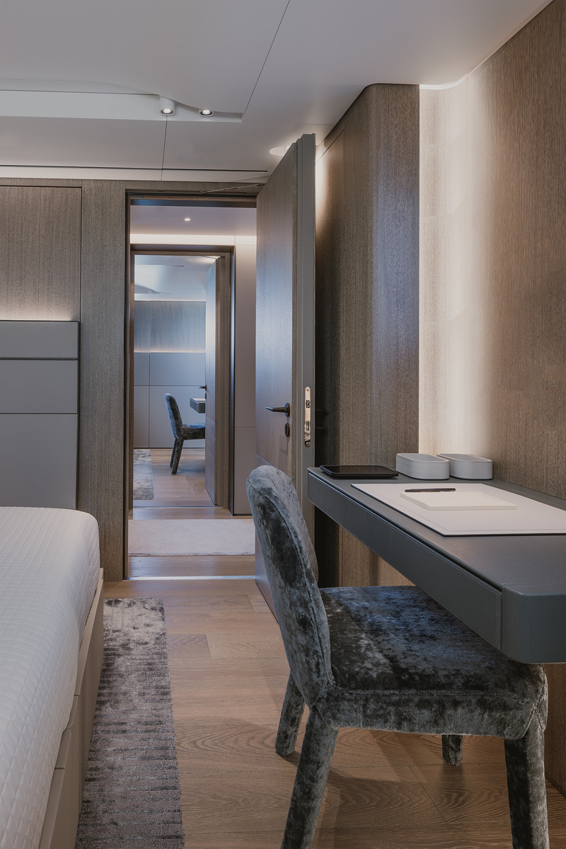 Press kit | 889-06 - Press release | BURDIFILEK Sets Sail Into the World of Luxury Yachting With Entourage - BURDIFILEK - Residential Interior Design - Detail of lower deck bedrooms with each having their respective desks. - Photo credit: Guillaume Plisson