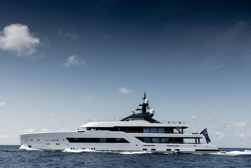 Press kit | 889-06 - Press release | BURDIFILEK Sets Sail Into the World of Luxury Yachting With Entourage - BURDIFILEK - Residential Interior Design - Entourage Exterior. - Photo credit: Guillaume Plisson