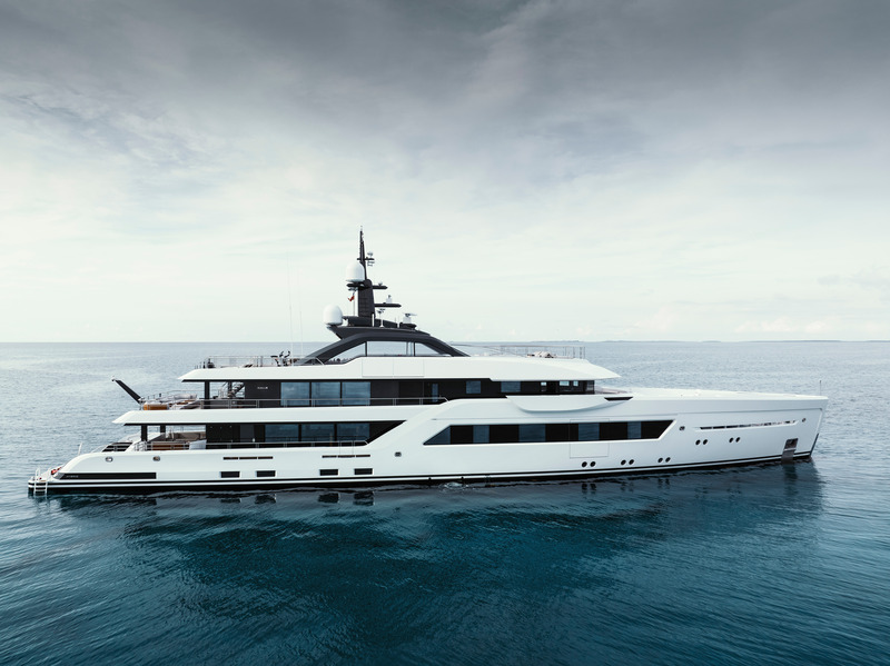 Press kit | 889-06 - Press release | BURDIFILEK Sets Sail Into the World of Luxury Yachting With Entourage - BURDIFILEK - Residential Interior Design - Entourage Exterior. - Photo credit:  Guillaume Plisson 