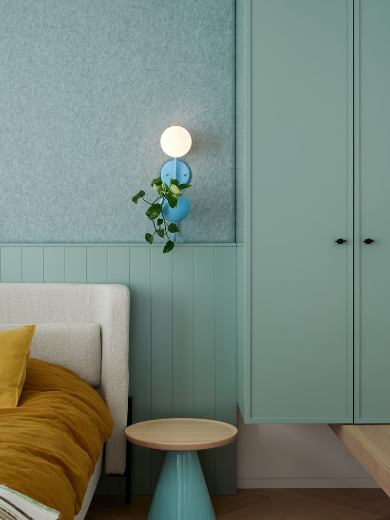 Dossier de presse | 1698-04 - Communiqué de presse | Chalet Bertha : un hôtel particulier perché au sommet du massif de Charlevoix - Perron - Design d’intérieur résidentiel - Palette de couleur unique pour chaque chambre - Crédit photo : Ulysse Lemerise