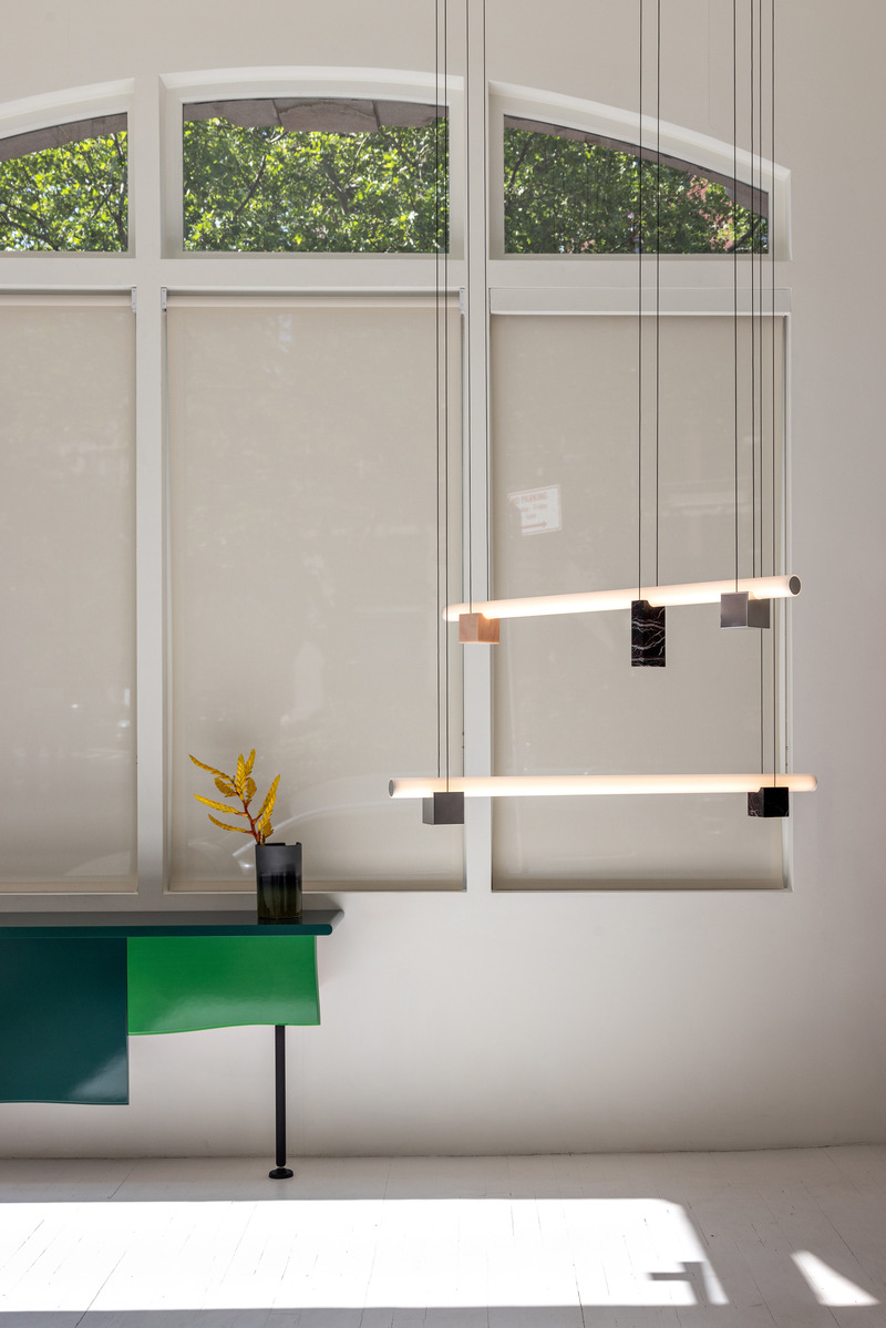 Press kit | 1619-09 - Press release | Isle Collection Officially Launches in the Universe of Bruises Gallery - Lambert & Fils and Bruises Gallery - Lighting Design - Isle, New York Showroom  - Photo credit: Fran Parente