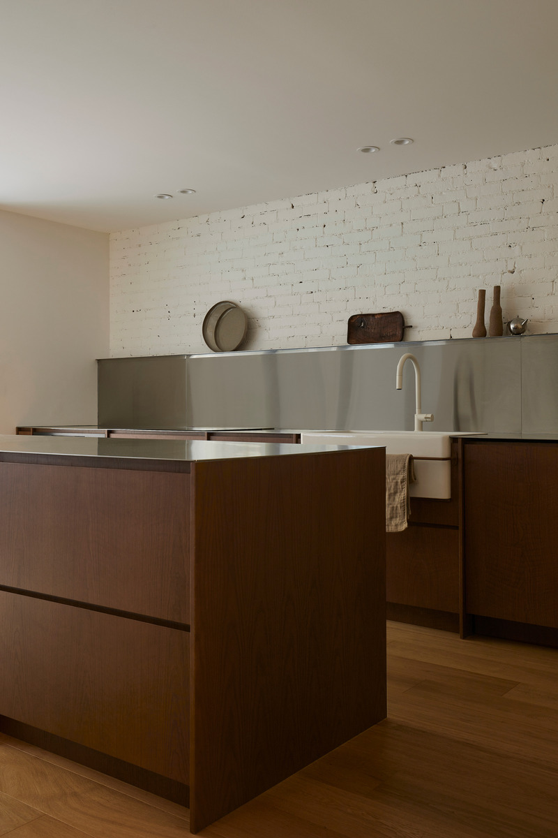 Dossier de presse | 3189-01 - Communiqué de presse | Résidence Lanaudière - Michael Godmer Studio + Dany Durand Courchesne Architecte - Design d’intérieur résidentiel - Crédit photo : Maxime Brouillet
