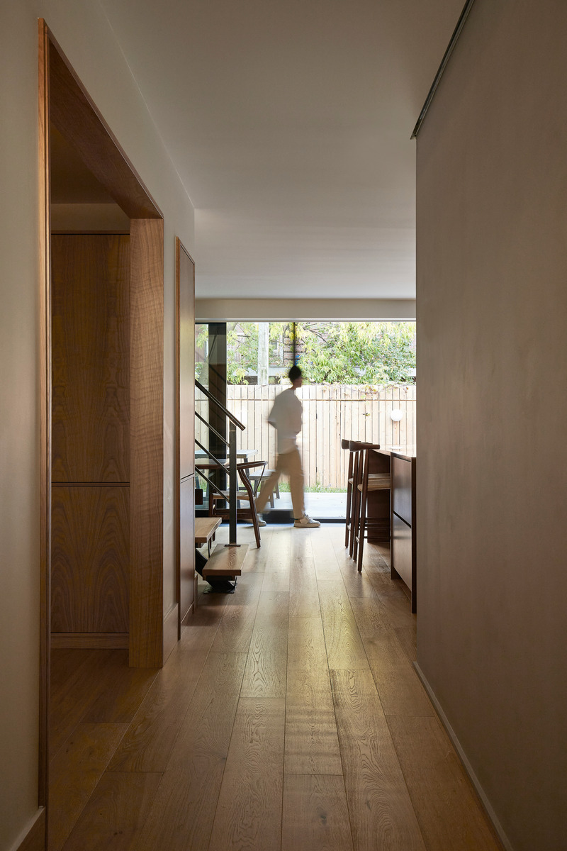 Dossier de presse | 3189-01 - Communiqué de presse | Résidence Lanaudière - Michael Godmer Studio + Dany Durand Courchesne Architecte - Design d’intérieur résidentiel - Crédit photo : Maxime Brouillet