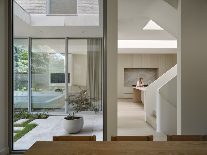 Dossier de presse | 2744-04 - Communiqué de presse | Lawrence Park - StudioAC - Architecture résidentielle - Interior: Dining Room - Crédit photo : Doublespace Photography