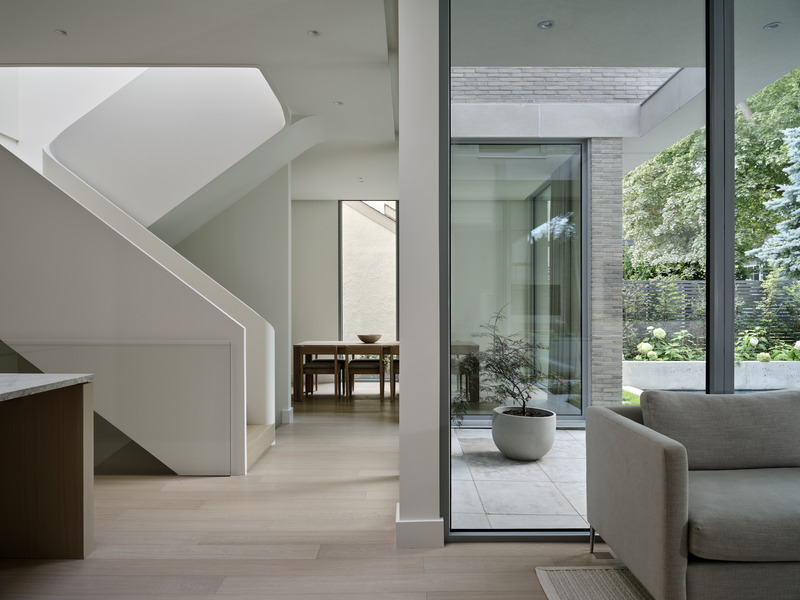 Dossier de presse | 2744-04 - Communiqué de presse | Lawrence Park - StudioAC - Architecture résidentielle - Interior: Kitchen/Dining Room - Crédit photo : Doublespace Photography