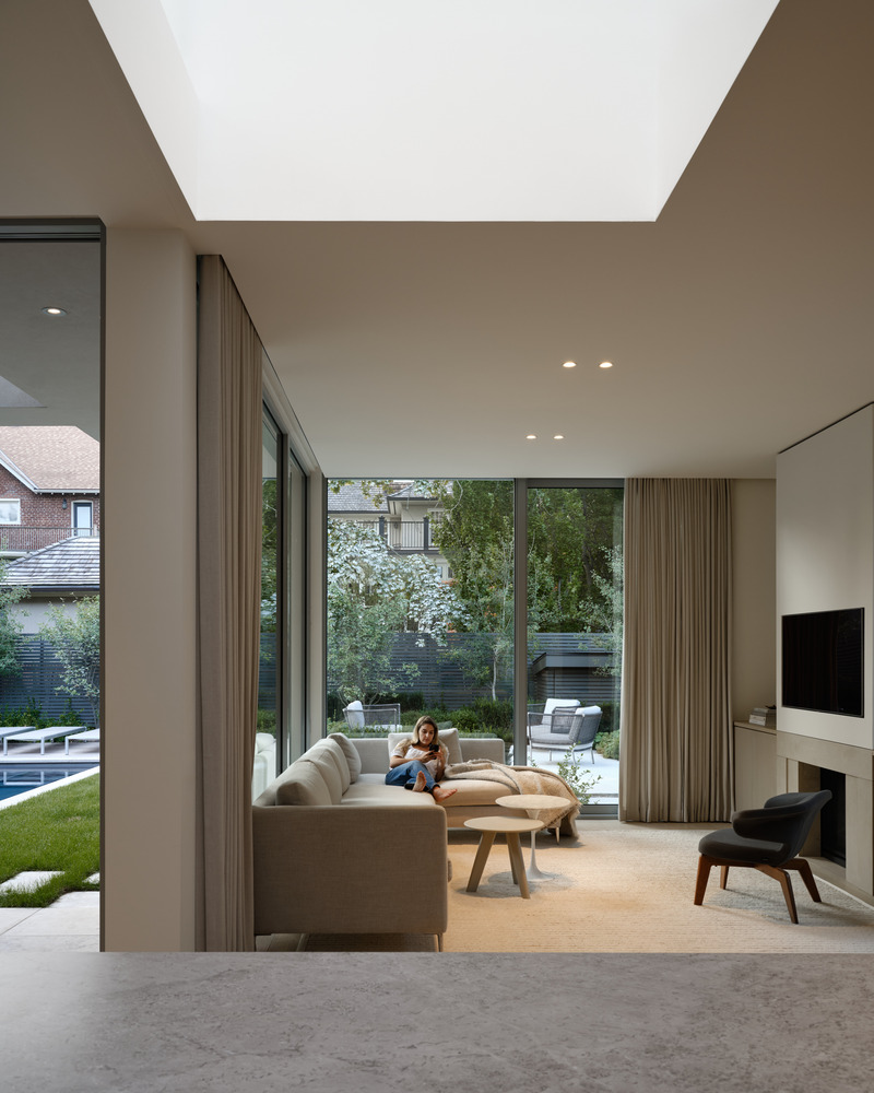 Dossier de presse | 2744-04 - Communiqué de presse | Lawrence Park - StudioAC - Architecture résidentielle - Interior: Living Room - Crédit photo : Doublespace Photography