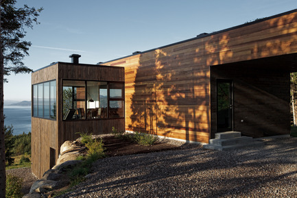 Dossier de presse | 877-01 - Communiqué de presse | Les Terrasses Cap-À-L’aigle : Une architecture grandeur nature - MU Architecture - Architecture résidentielle - LE PHARE - Crédit photo : Ulysse Lemerise Bouchard