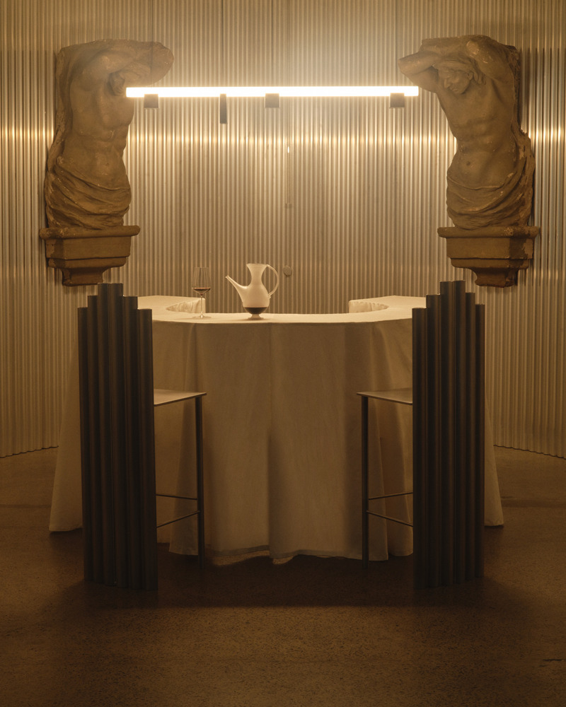 Press kit | 1619-09 - Press release | Isle Collection Officially Launches in the Universe of Bruises Gallery - Lambert & Fils and Bruises Gallery - Lighting Design - Bar Lanterne - Photo credit: Mathieu Fortin