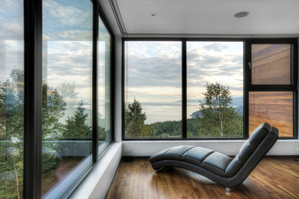 Dossier de presse | 877-01 - Communiqué de presse | Les Terrasses Cap-À-L’aigle : Une architecture grandeur nature - MU Architecture - Architecture résidentielle - LE PHARE - Crédit photo : Ulysse Lemerise Bouchard