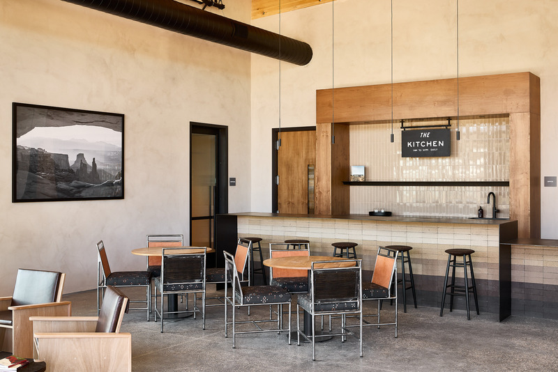 Dossier de presse | 2757-39 - Communiqué de presse | Narrative Design Studio Brings Chic Sophistication to Autocamp Zion and Joshua Tree’s Interiors - Narrative Design Studio - Design d’intérieur commercial -  <b><u>AutoCamp Zion:</u></b> Narrative Design Studio created a design for The Kitchen, the on-site restaurant, that feels seamlessly integrated into the interior. <br style="">  - Crédit photo : Matt Kisiday