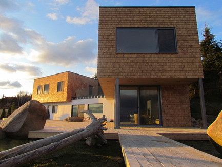 Dossier de presse | 877-01 - Communiqué de presse | Les Terrasses Cap-À-L’aigle : Une architecture grandeur nature - MU Architecture - Architecture résidentielle - MARÉE BASSE - Crédit photo : Les Terrasses Cap-à-L’Aigle