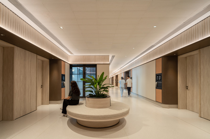 Dossier de presse | 3531-10 - Communiqué de presse | Enhance International Medical Center - Vermilion Zhou Design Group - Architecture institutionnelle - Crédit photo : Jian Quan Wu<br>