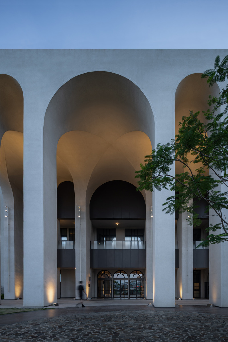 Dossier de presse | 3531-10 - Communiqué de presse | Enhance International Medical Center - Vermilion Zhou Design Group - Architecture institutionnelle - Crédit photo : Jian Quan Wu<br>