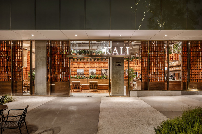 Dossier de presse | 6391-02 - Communiqué de presse | Kali Mexican Coffee Roasters - Concentrico - Design d’intérieur commercial - Crédit photo : Jose Miguel Gonzalez / Apertura Arquitectonica