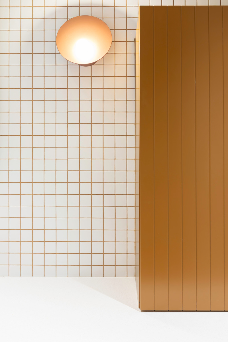 Dossier de presse | 1698-04 - Communiqué de presse | Chalet Bertha : un hôtel particulier perché au sommet du massif de Charlevoix - Perron - Design d’intérieur résidentiel - Détail - Salle de bain des maîtres - Crédit photo : Emilie Langlais, Perron