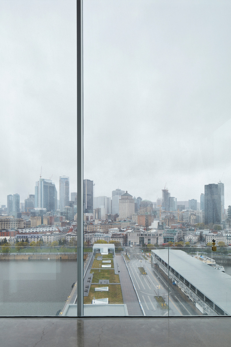 Dossier de presse | 952-34 - Communiqué de presse | Tour du Port de Montréal et Grand Quai - Provencher_Roy and NIPPAYSAGE - Architecture commerciale -  Grand Quai &amp; Tour du Port de Montréal  - Crédit photo : James Brittain