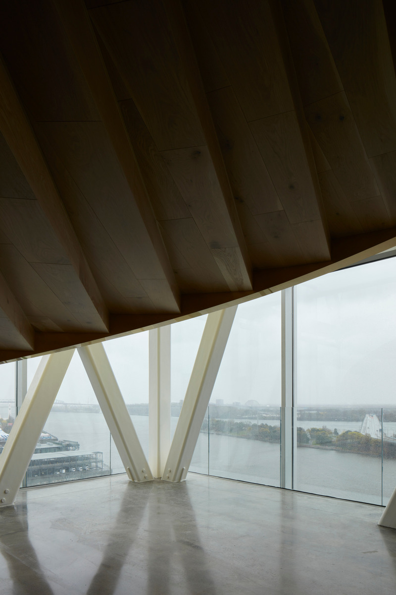 Dossier de presse | 952-34 - Communiqué de presse | Tour du Port de Montréal et Grand Quai - Provencher_Roy and NIPPAYSAGE - Architecture commerciale - Tour du Port de Montréal  - Crédit photo : James Brittain