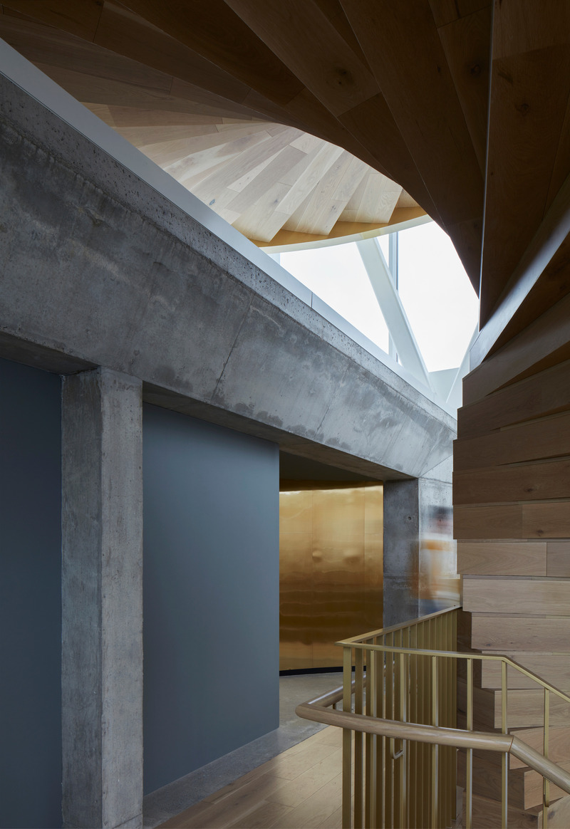 Dossier de presse | 952-34 - Communiqué de presse | Tour du Port de Montréal et Grand Quai - Provencher_Roy and NIPPAYSAGE - Architecture commerciale -  <p class="">Tour du Port de Montréal</p>  - Crédit photo : James Brittain