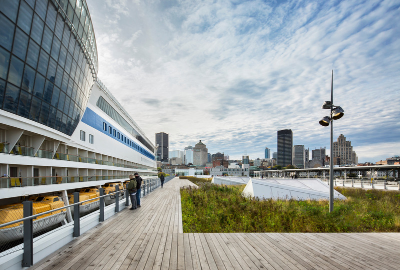 Dossier de presse | 952-34 - Communiqué de presse | Tour du Port de Montréal et Grand Quai - Provencher_Roy and NIPPAYSAGE - Architecture commerciale - Grand Quai - Crédit photo : Stéphane Brügger