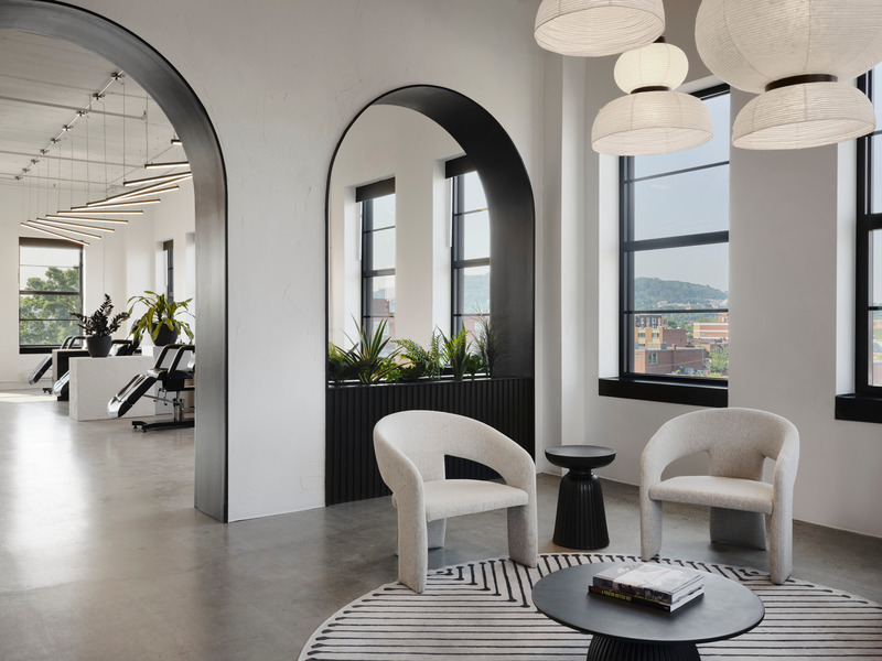 Dossier de presse | 6870-02 - Communiqué de presse | Le studio BlackSwan - Entre Quatre Murs - Design d’intérieur commercial - Crédit photo : Maxime Brouillet