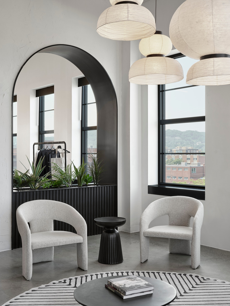 Dossier de presse | 6870-02 - Communiqué de presse | Le studio BlackSwan - Entre Quatre Murs - Design d’intérieur commercial - Crédit photo : Maxime Brouillet