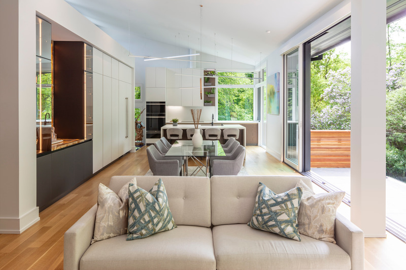 Dossier de presse | 6720-01 - Communiqué de presse | Sylvan Living - Dewson Architects - Architecture résidentielle - Main living space - Crédit photo : ©2021 RVLTR / A. Marthouret