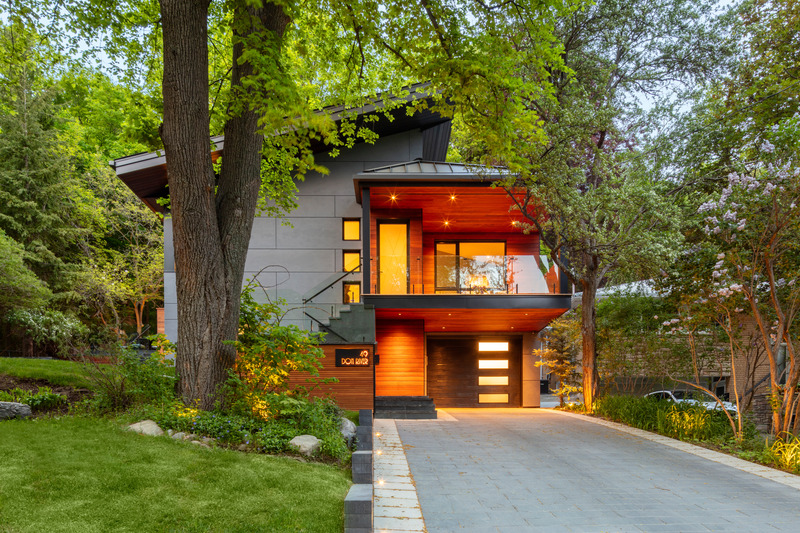 Dossier de presse | 6720-01 - Communiqué de presse | Sylvan Living - Dewson Architects - Architecture résidentielle - Front Facade - Crédit photo : ©2021 RVLTR / A. Marthouret