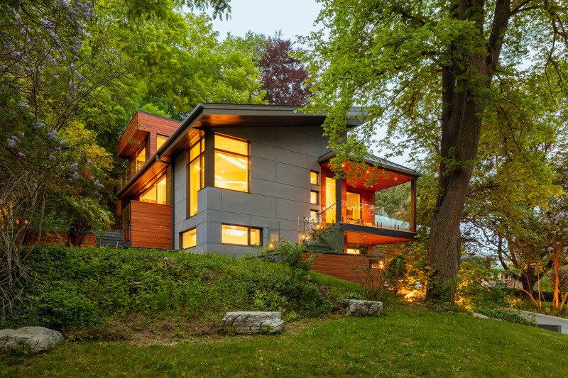 Dossier de presse | 6720-01 - Communiqué de presse | Sylvan Living - Dewson Architects - Architecture résidentielle - Front yard - Crédit photo : ©2021 RVLTR / A. Marthouret