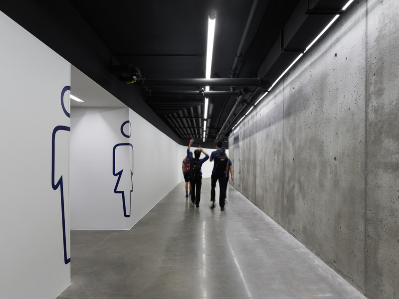 Press kit | 1317-23 - Press release | Complexe Sportif et Culturel Collège Notre Dame: Social Architecture for the Mind, the Heart, and the Body - ACDF Architecture - Commercial Interior Design - Photo credit: Adrien Williams