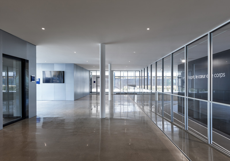 Press kit | 1317-23 - Press release | Complexe Sportif et Culturel Collège Notre Dame: Social Architecture for the Mind, the Heart, and the Body - ACDF Architecture - Commercial Interior Design - Photo credit: Adrien Williams