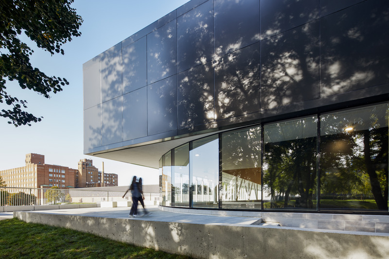 Press kit | 1317-23 - Press release | Complexe Sportif et Culturel Collège Notre Dame: Social Architecture for the Mind, the Heart, and the Body - ACDF Architecture - Commercial Interior Design - Photo credit: Adrien Williams
