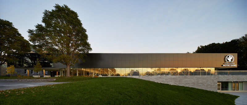 Press kit | 1317-23 - Press release | Complexe Sportif et Culturel Collège Notre Dame: Social Architecture for the Mind, the Heart, and the Body - ACDF Architecture - Commercial Interior Design - Photo credit: Adrien Williams