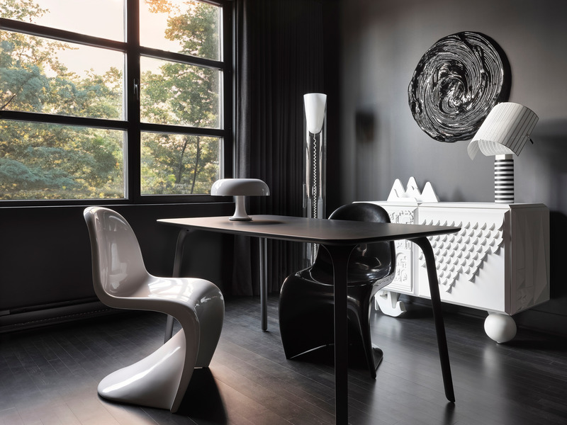 Dossier de presse | 611-38 - Communiqué de presse | La Maison Noire - Index-Design - Design d’intérieur résidentiel - <p style="">Oeuvre : Matière Noire I, par Nicolas Baier chez Blouin Division.<br>Mobilier : Buffet Tout Va Bien par Antoine et Manuel, BD Barcelona<br>Lampe : Shogun par Mario Botta, Artemide<br><br style=""></p><br><br><br style=""> - Crédit photo : Maxime Brouillet