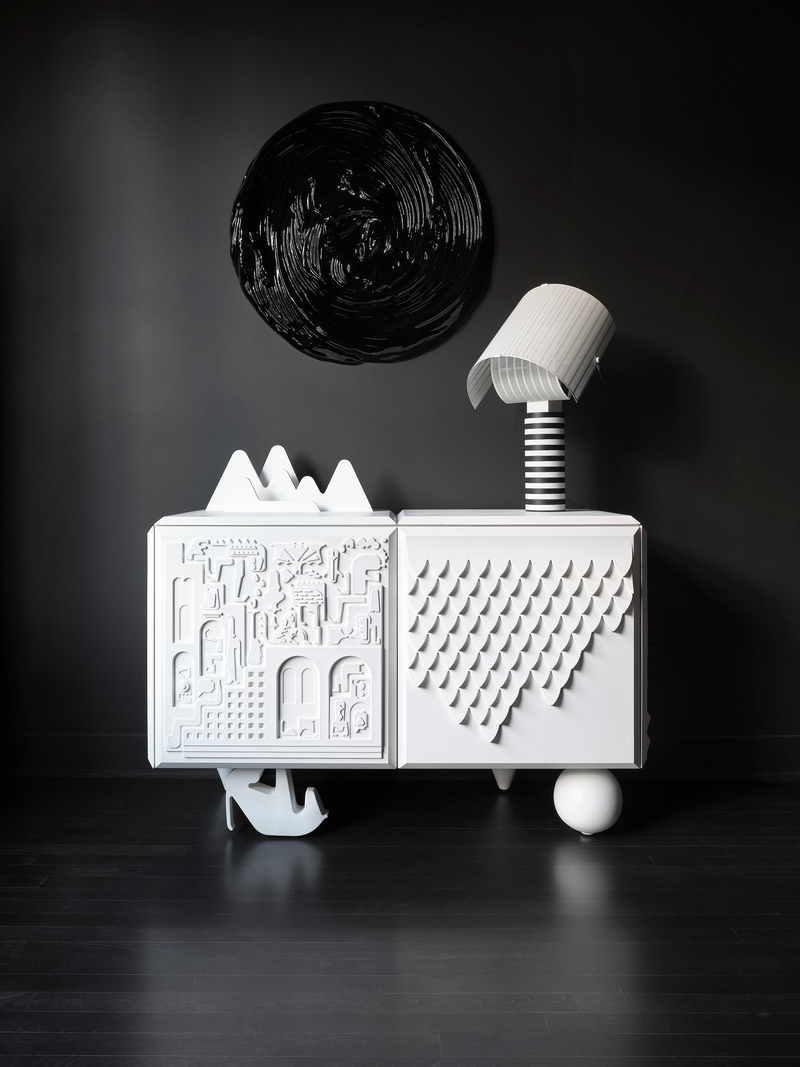 Dossier de presse | 611-38 - Communiqué de presse | La Maison Noire - Index-Design - Design d’intérieur résidentiel -  <p>Oeuvre : Matière Noire I, par Nicolas Baier chez Blouin Division.<br>Mobilier : Buffet Tout Va Bien par Antoine et Manuel, BD Barcelona<br>Lampe : Shogun par Mario Botta, Artemide<br><br></p><br><br>  - Crédit photo : Maxime Brouillet