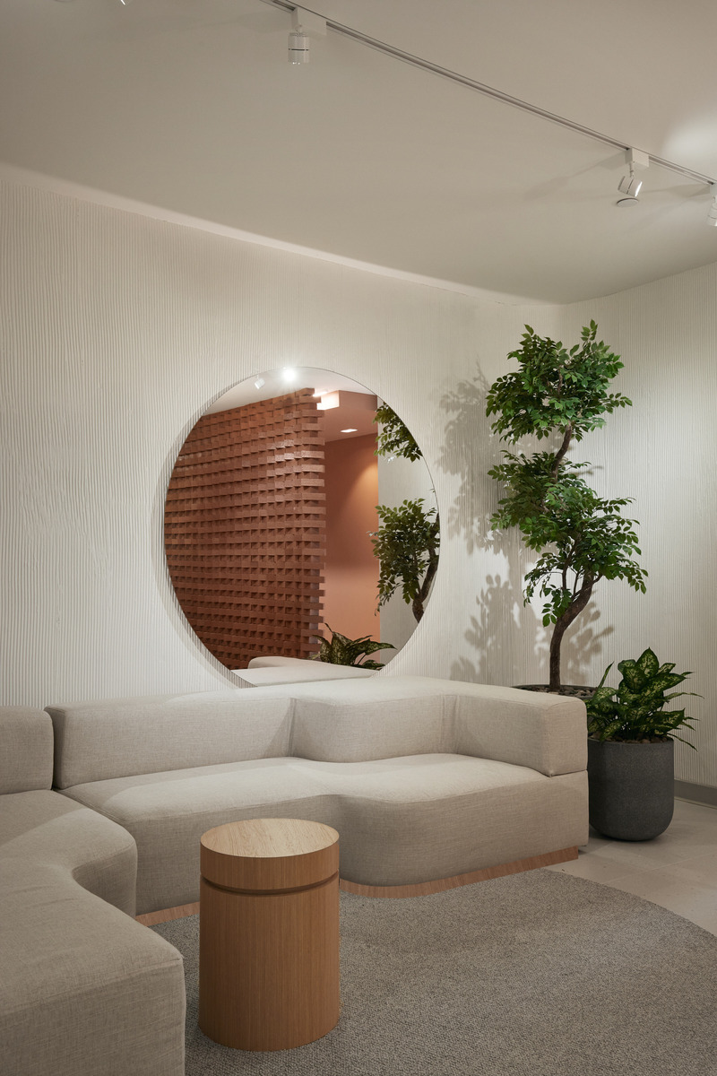 Press kit | 6870-05 - Press release | Perception, Experience, and Well-Being: Reinventing Tomorrow's Medical Clinic - Entre Quatre Murs - Commercial Interior Design -  Waiting area - Photo credit: Maxime Brouillet