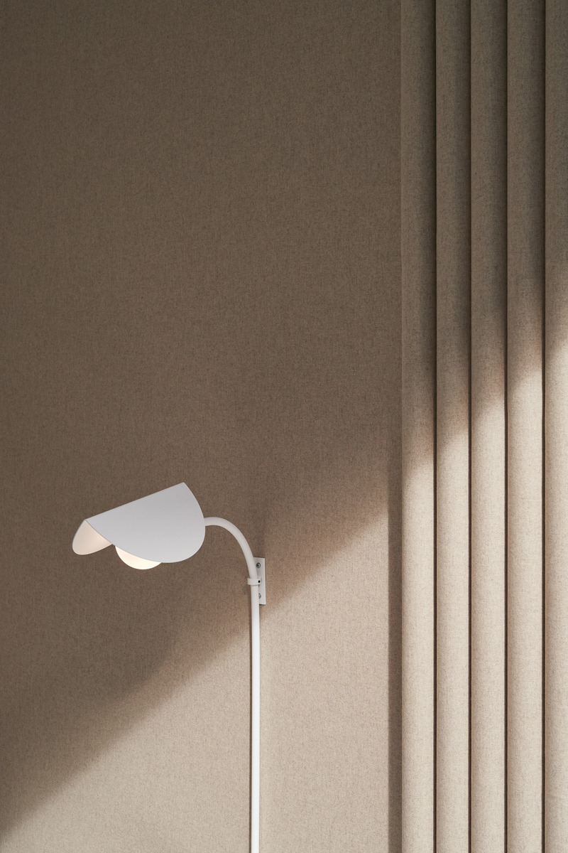 Press kit | 6870-05 - Press release | Perception, Experience, and Well-Being: Reinventing Tomorrow's Medical Clinic - Entre Quatre Murs - Commercial Interior Design - Custom wall sconce by Jacques &amp; Anna - Photo credit: Maxime Brouillet