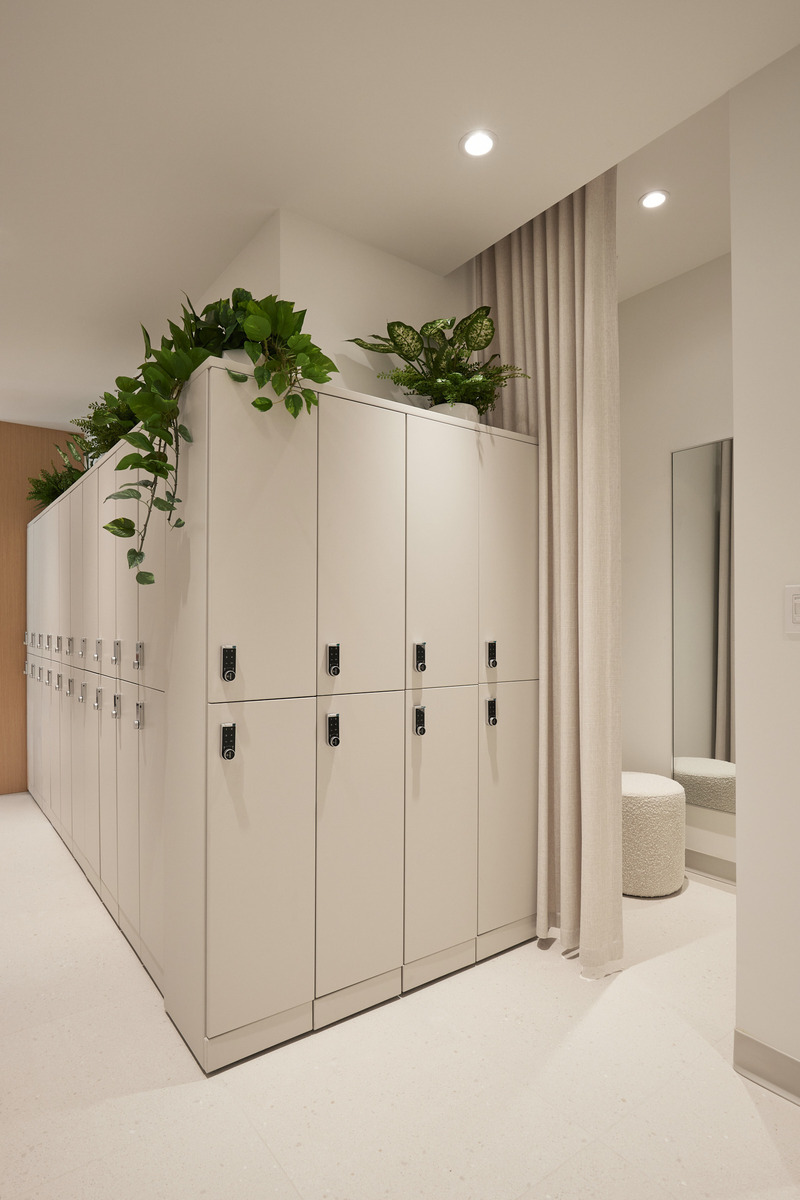 Press kit | 6870-05 - Press release | Perception, Experience, and Well-Being: Reinventing Tomorrow's Medical Clinic - Entre Quatre Murs - Commercial Interior Design -  Staff room - Photo credit: Maxime Brouillet