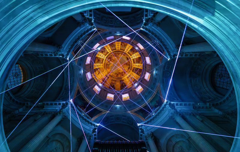 Press kit | 1089-11 - Press release | AURA Invalides, a Monumental Experience Under the Dome at Les Invalides in Paris - Moment Factory - Art - AURA Invalides - Mouvement III - Photo credit: Moment Factory