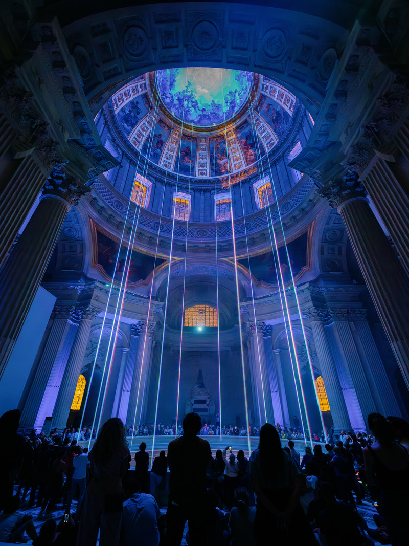 Press kit | 1089-11 - Press release | AURA Invalides, a Monumental Experience Under the Dome at Les Invalides in Paris - Moment Factory - Art - AURA Invalides - Mouvement III - Photo credit: Moment Factory