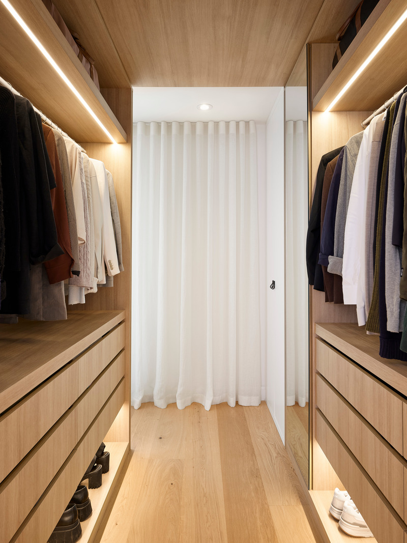 Dossier de presse | 6870-03 - Communiqué de presse | Quand sérénité rime avec simplicité dans la métamorphose d’une maison de ville Montréalaise - Entre Quatre Murs - Design d’intérieur résidentiel - Crédit photo : Maxime Brouillet