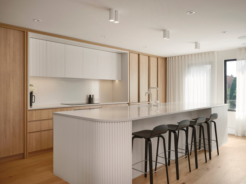 Dossier de presse | 6870-03 - Communiqué de presse | Quand sérénité rime avec simplicité dans la métamorphose d’une maison de ville Montréalaise - Entre Quatre Murs - Design d’intérieur résidentiel - Crédit photo : Maxime Brouillet