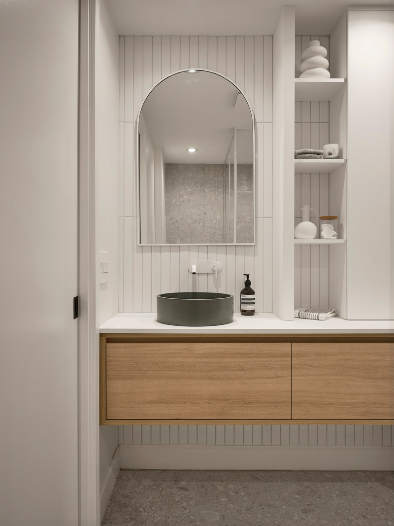 Dossier de presse | 6870-03 - Communiqué de presse | Quand sérénité rime avec simplicité dans la métamorphose d’une maison de ville Montréalaise - Entre Quatre Murs - Design d’intérieur résidentiel - Crédit photo : Maxime Brouillet
