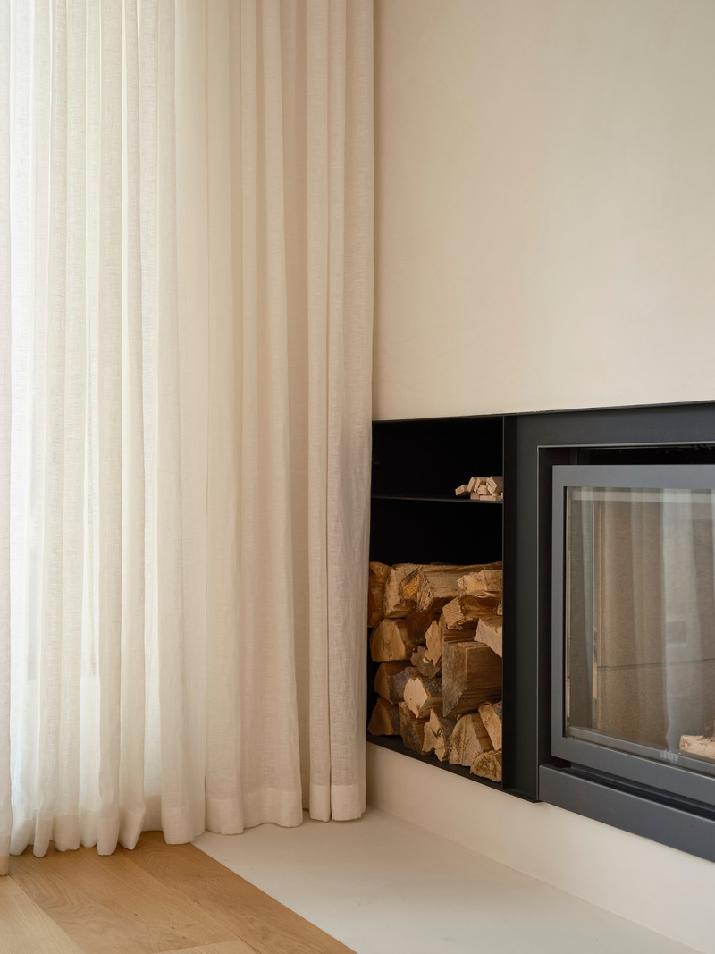 Dossier de presse | 6870-03 - Communiqué de presse | Quand sérénité rime avec simplicité dans la métamorphose d’une maison de ville Montréalaise - Entre Quatre Murs - Design d’intérieur résidentiel - Crédit photo : Maxime Brouillet