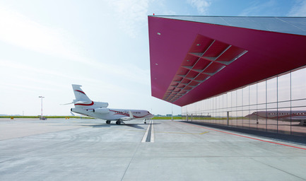 Dossier de presse | 876-01 - Communiqué de presse | New VVIP (Very, Very Important People) Terminal at Schiphol Airport Amsterdam - VMX Architects - Architecture institutionnelle - Crédit photo : Jeroen Musch